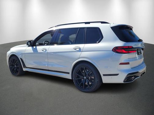 2026 BMW X7 M60i