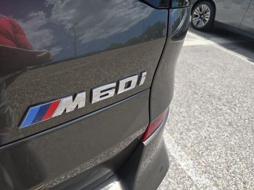 Manhattan Green Metallic 2026 BMW X5 M60i