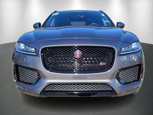 2019 Jaguar F-PACE S