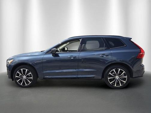 Denim Blue Metallic 2025 Volvo XC60 Plus