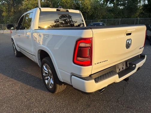 Bright White Clearcoat 2023 RAM 1500 Limited