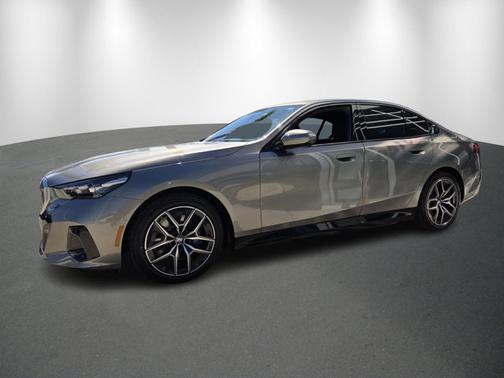 Oxide Grey Metallic 2026 BMW i5 eDrive40