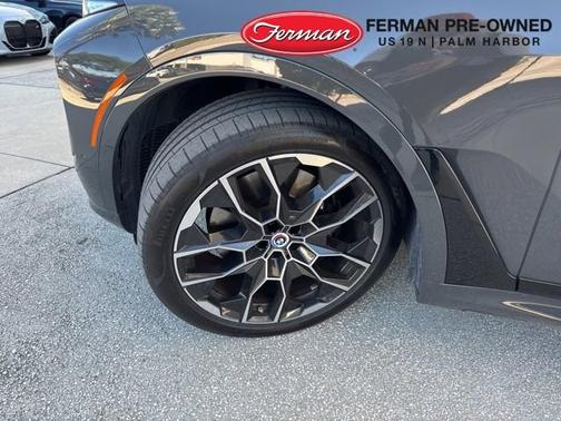 2023 BMW X7 M60i