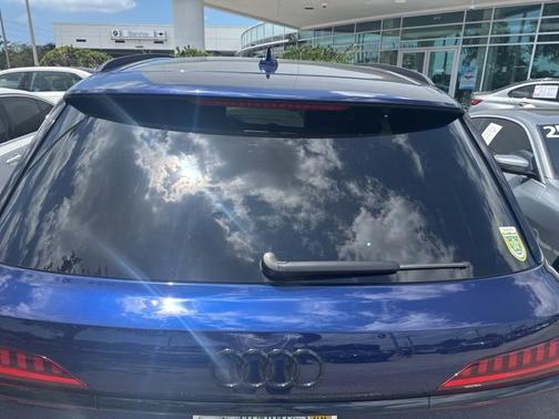 2022 Audi Q7 Premium Plus