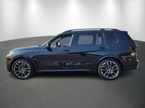 2025 BMW X7 M60i