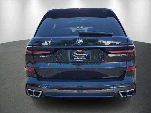 2025 BMW X7 M60i