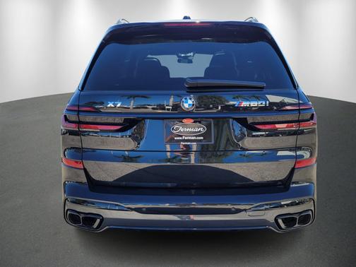 2025 BMW X7 M60i