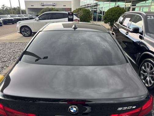 Jet Black 2018 BMW 530e iPerformance