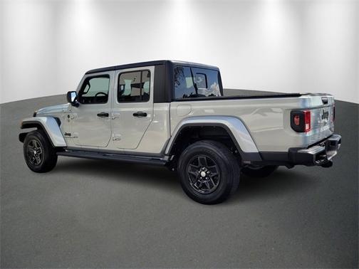 2022 Jeep Gladiator Sport S