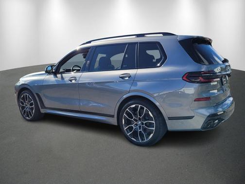2026 BMW X7 M60i