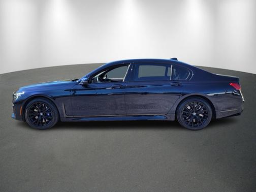 2022 BMW 750 750i xDrive