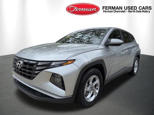 Shimmering Silver 2022 Hyundai TUCSON SE