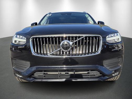 2021 Volvo XC90 Momentum