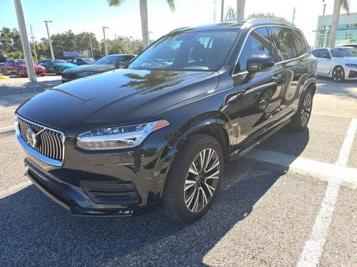 2021 Volvo XC90 Momentum