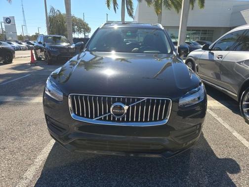 2021 Volvo XC90 Momentum