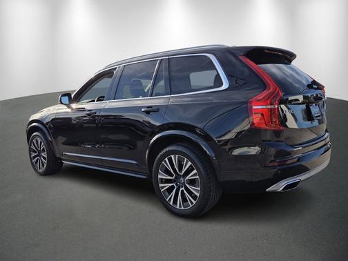2021 Volvo XC90 Momentum