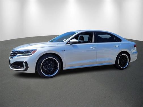 2021 Volkswagen Passat 2.0T R-Line