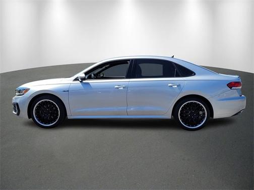 2021 Volkswagen Passat 2.0T R-Line