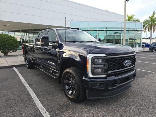 2023 Ford F-350 LARIAT