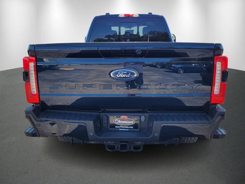 2023 Ford F-350 LARIAT