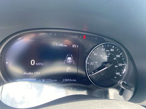 2021 Nissan Kicks SR