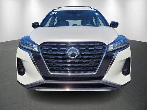 2021 Nissan Kicks SR