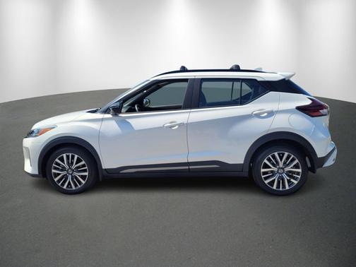 2021 Nissan Kicks SR