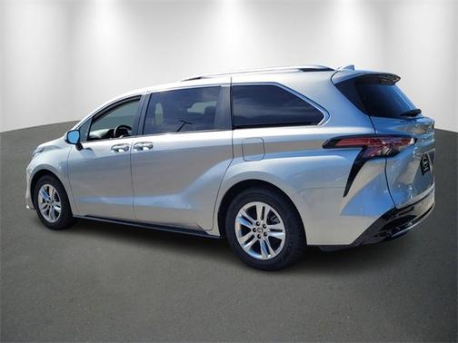 2023 Toyota Sienna Limited
