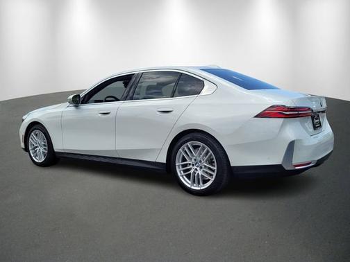 2024 BMW 530 530i