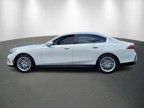 2024 BMW 530 530i