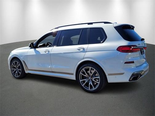 2022 BMW X7 M50i