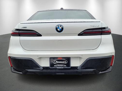 2025 BMW 750e 750e xDrive