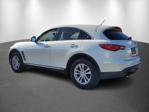 2017 INFINITI QX70 Base