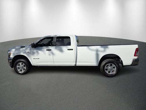 Bright White Clearcoat 2024 RAM 3500 Big Horn