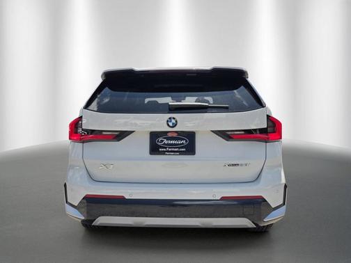 Alpine White 2026 BMW X1 xDrive28i