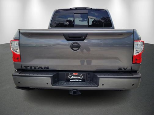 2021 Nissan Titan SV