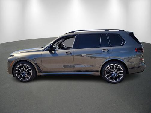 2025 BMW X7 M60i