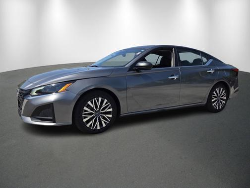 Gun Metallic 2024 Nissan Altima 2.5 SV