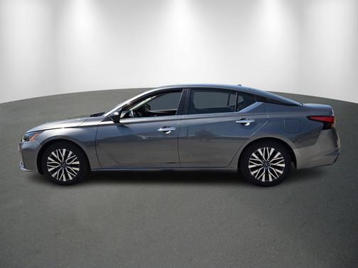 Gun Metallic 2024 Nissan Altima 2.5 SV