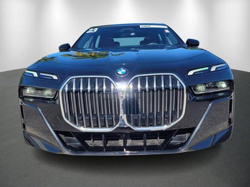 2023 BMW 740 740i