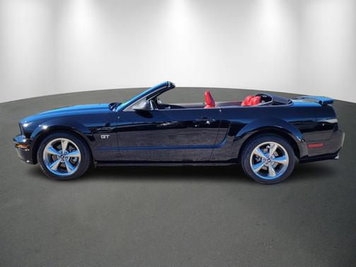 2006 Ford Mustang GT Deluxe