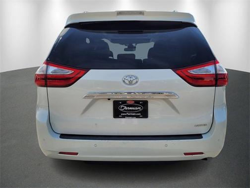 2019 Toyota Sienna Limited Premium