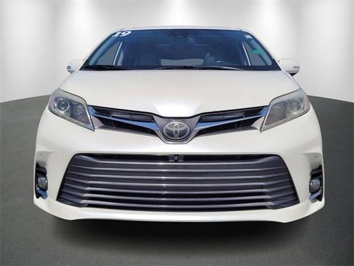 2019 Toyota Sienna Limited Premium