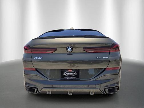 Manhattan Green Metallic 2027 BMW X6 xDrive40i