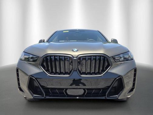 Manhattan Green Metallic 2027 BMW X6 xDrive40i