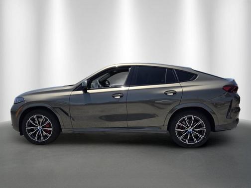 Manhattan Green Metallic 2027 BMW X6 xDrive40i