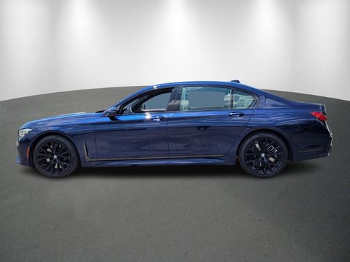 2022 BMW 750 750i xDrive