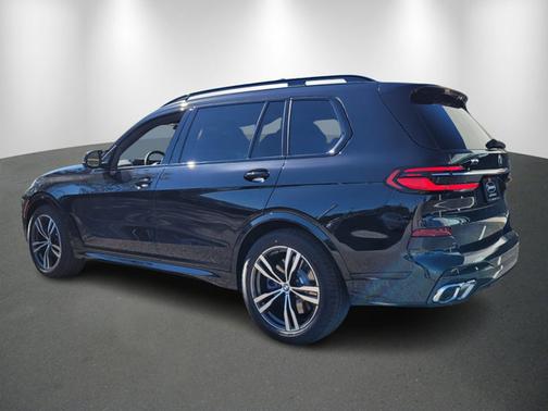 2025 BMW X7 M60i