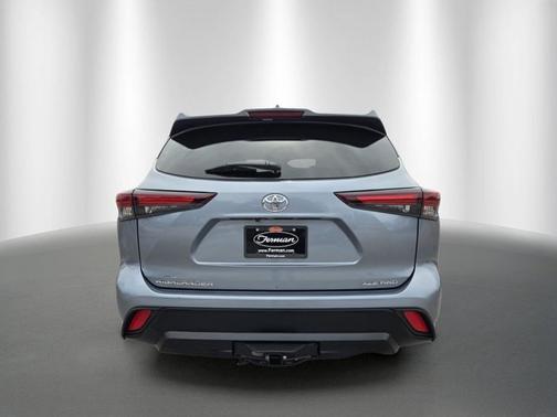 Moon Dust 2024 Toyota Highlander XLE