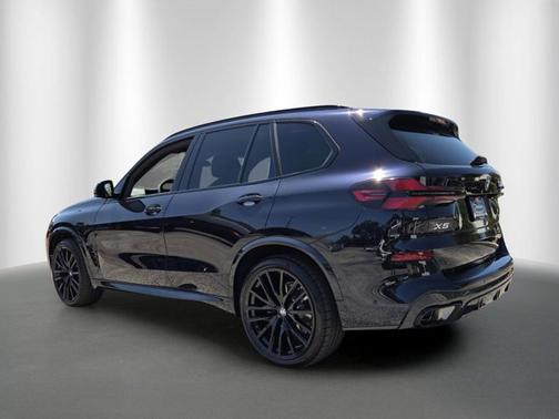 Carbon Black Metallic 2025 BMW X5 xDrive40i